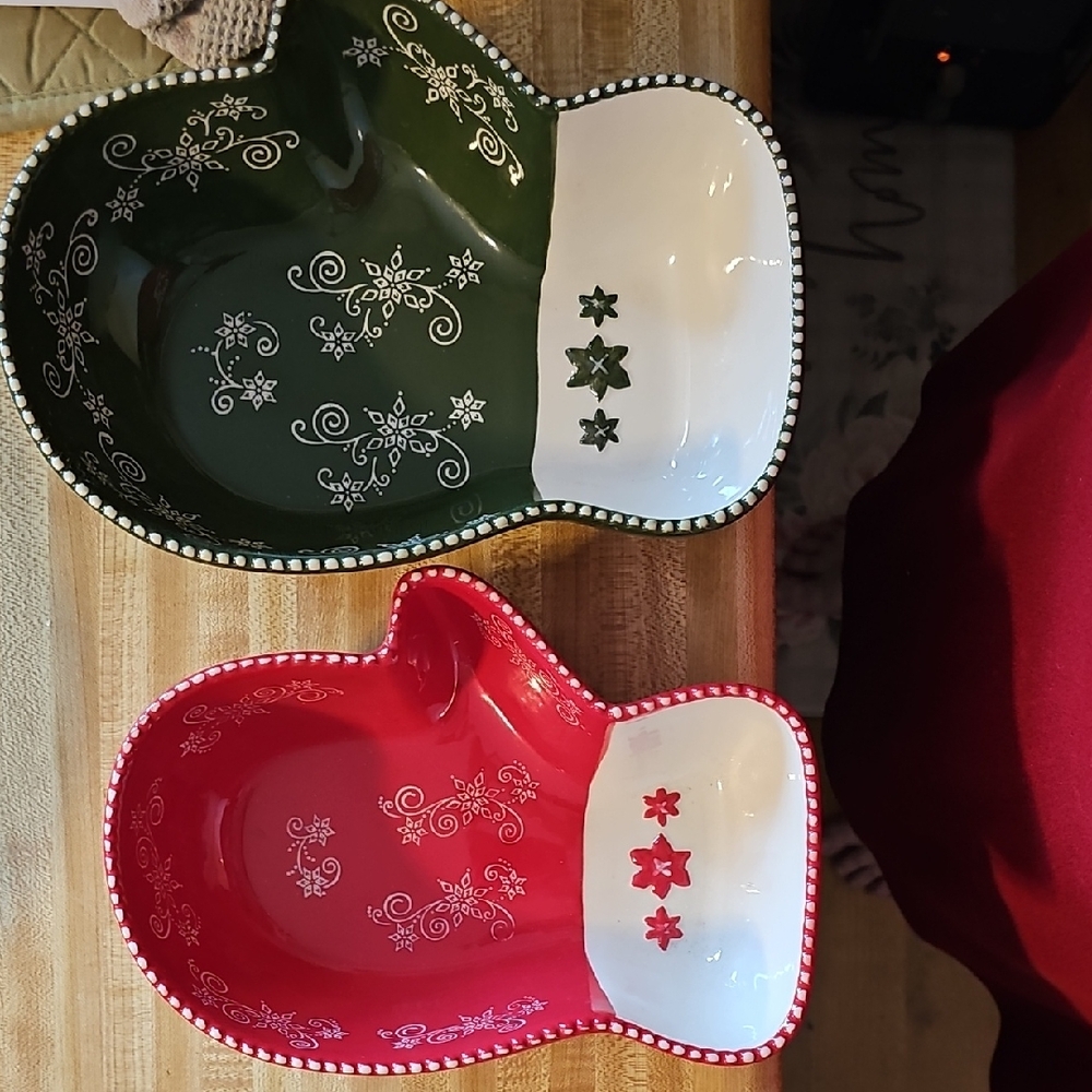Temptations Green and Red Holiday Serveware Set